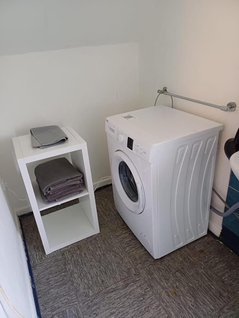 Dachgeschosswohnung In Poll * Köln