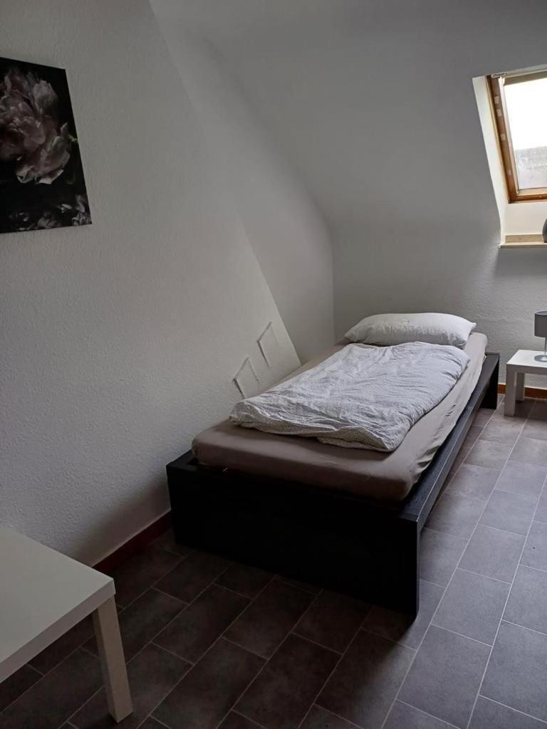 Dachgeschosswohnung In Poll