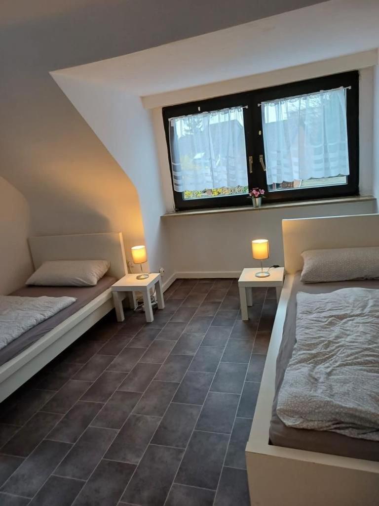 Dachgeschosswohnung In Poll * Köln