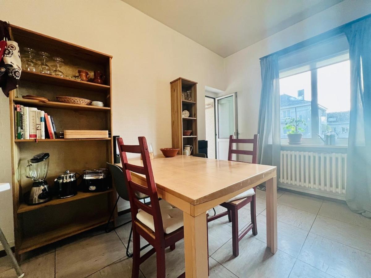 Gemuetliche Mit Balkon Und Top-anbindung * Cologne
