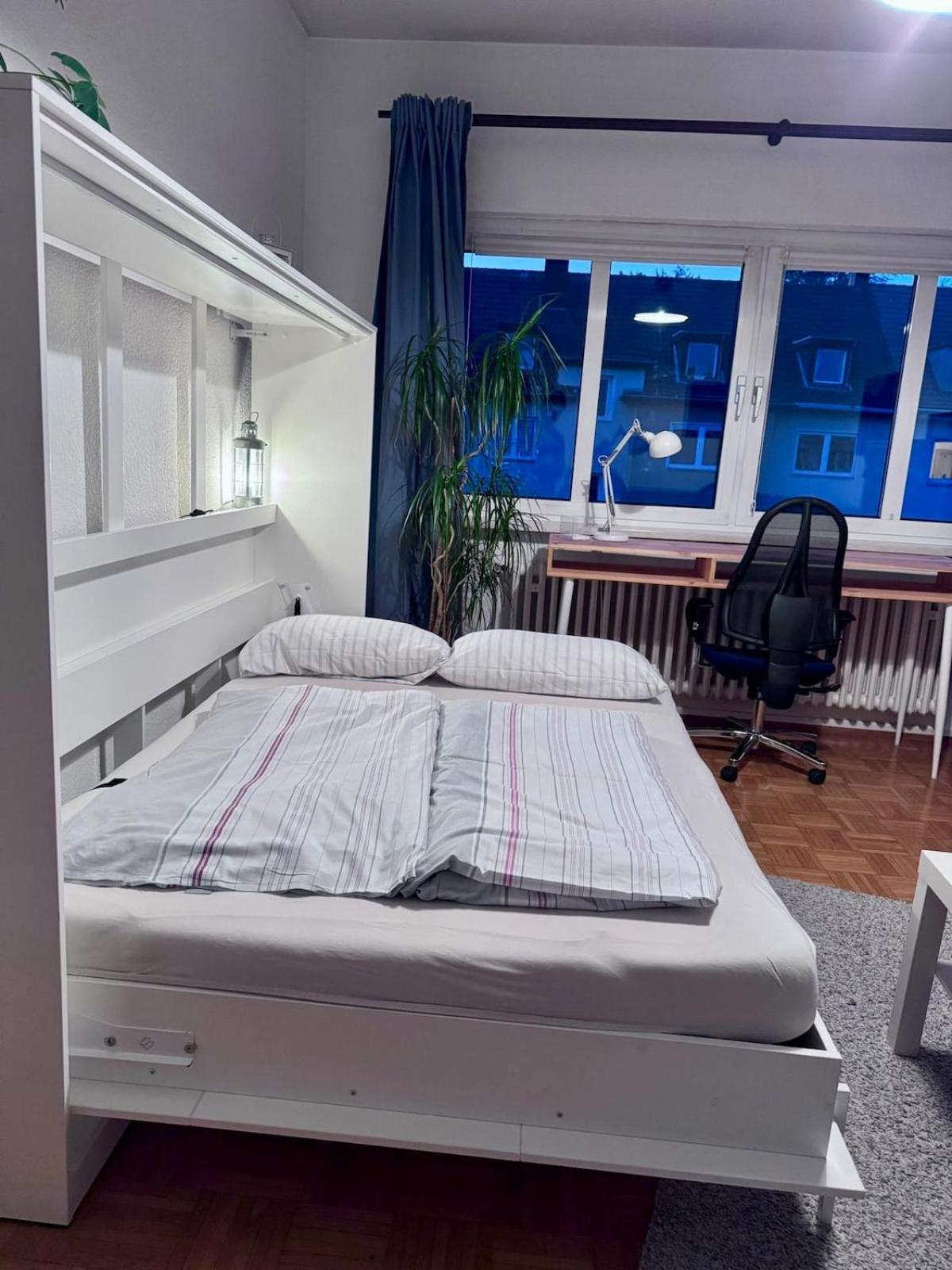 Gemuetliche Mit Balkon Und Top-anbindung Apartment