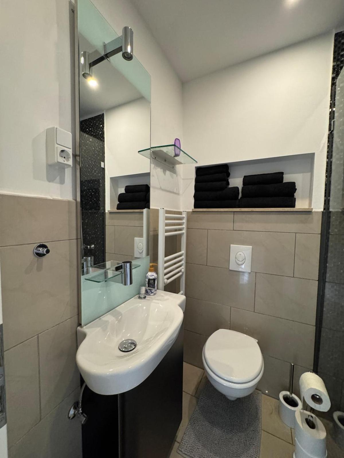 With Garden & 2 Bathrooms Appartement Cologne
