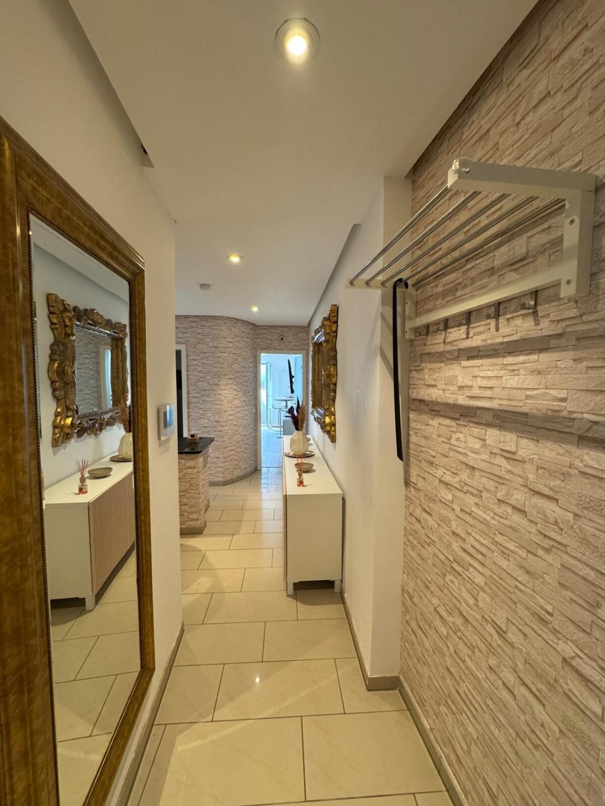 With Garden & 2 Bathrooms Appartement Cologne