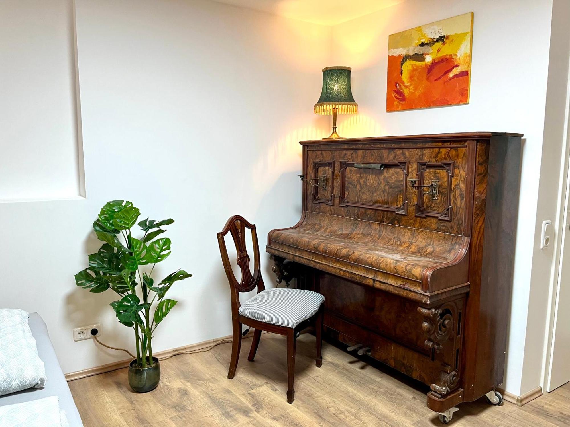 Holideis Big With Terrace Center Apartment