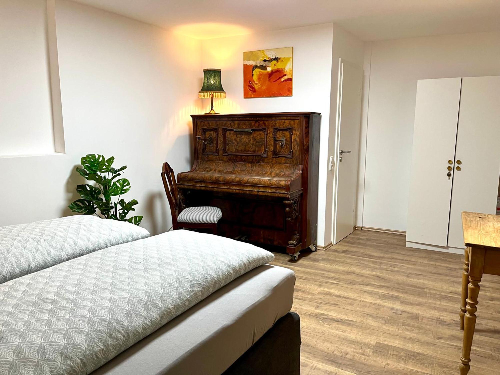 Holideis Big With Terrace Center