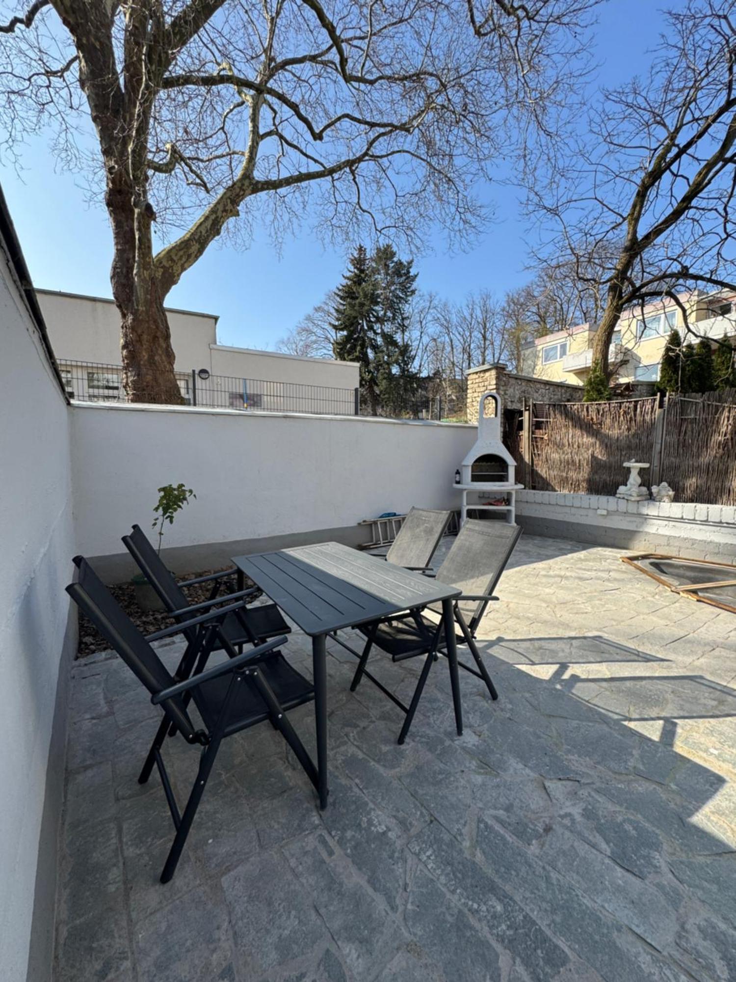 With Garden & 2 Bathrooms Appartement *