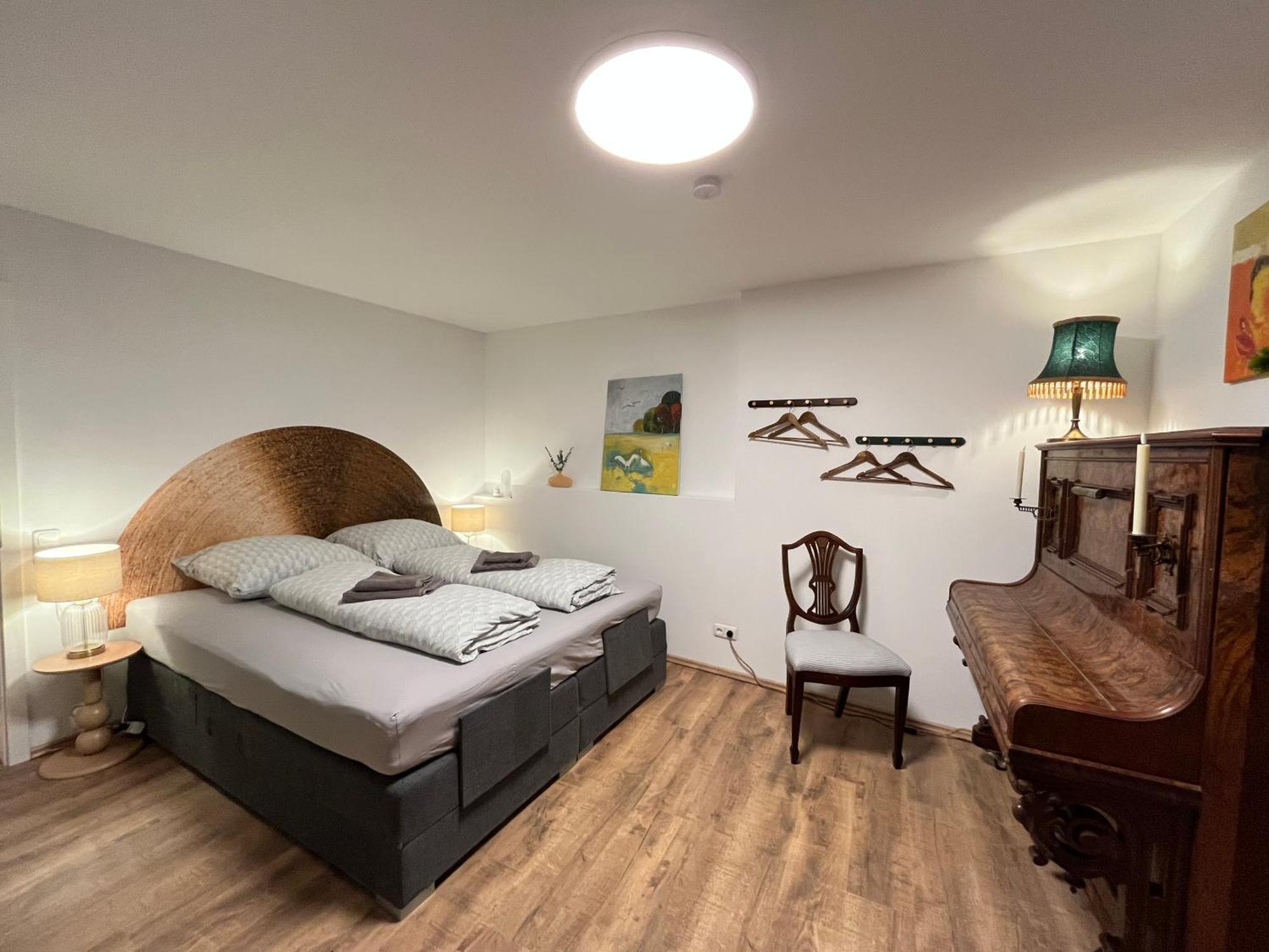 Holideis Big With Terrace Center