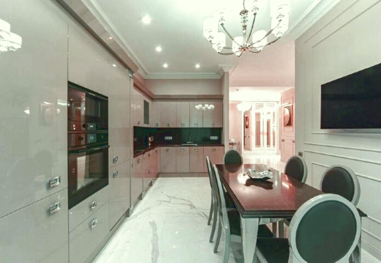 Appartement Spacious For 10 Guests In *