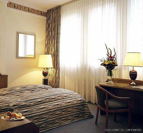Viktoria Hotel 4*