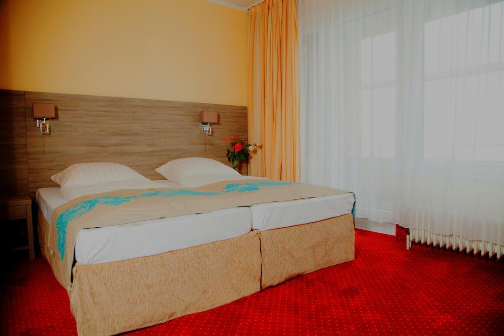 Lorien Hotel