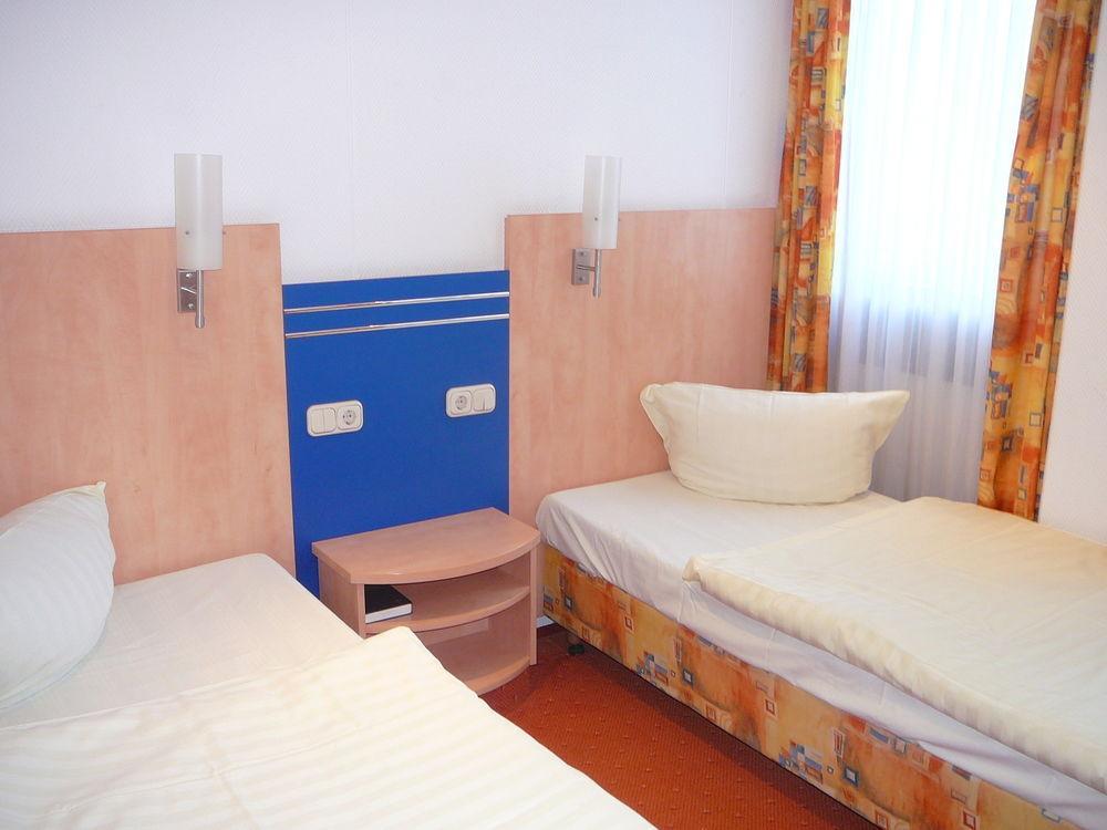 Aaa Budget Hotel