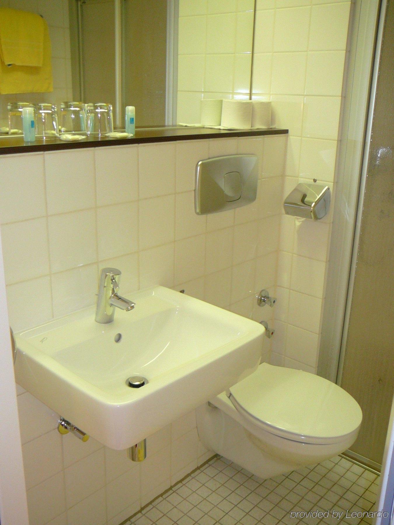 Aaa Budget Hotel