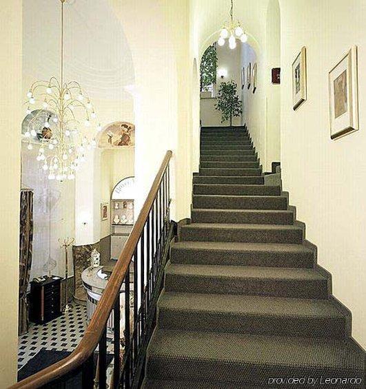 Viktoria Hotel 4*