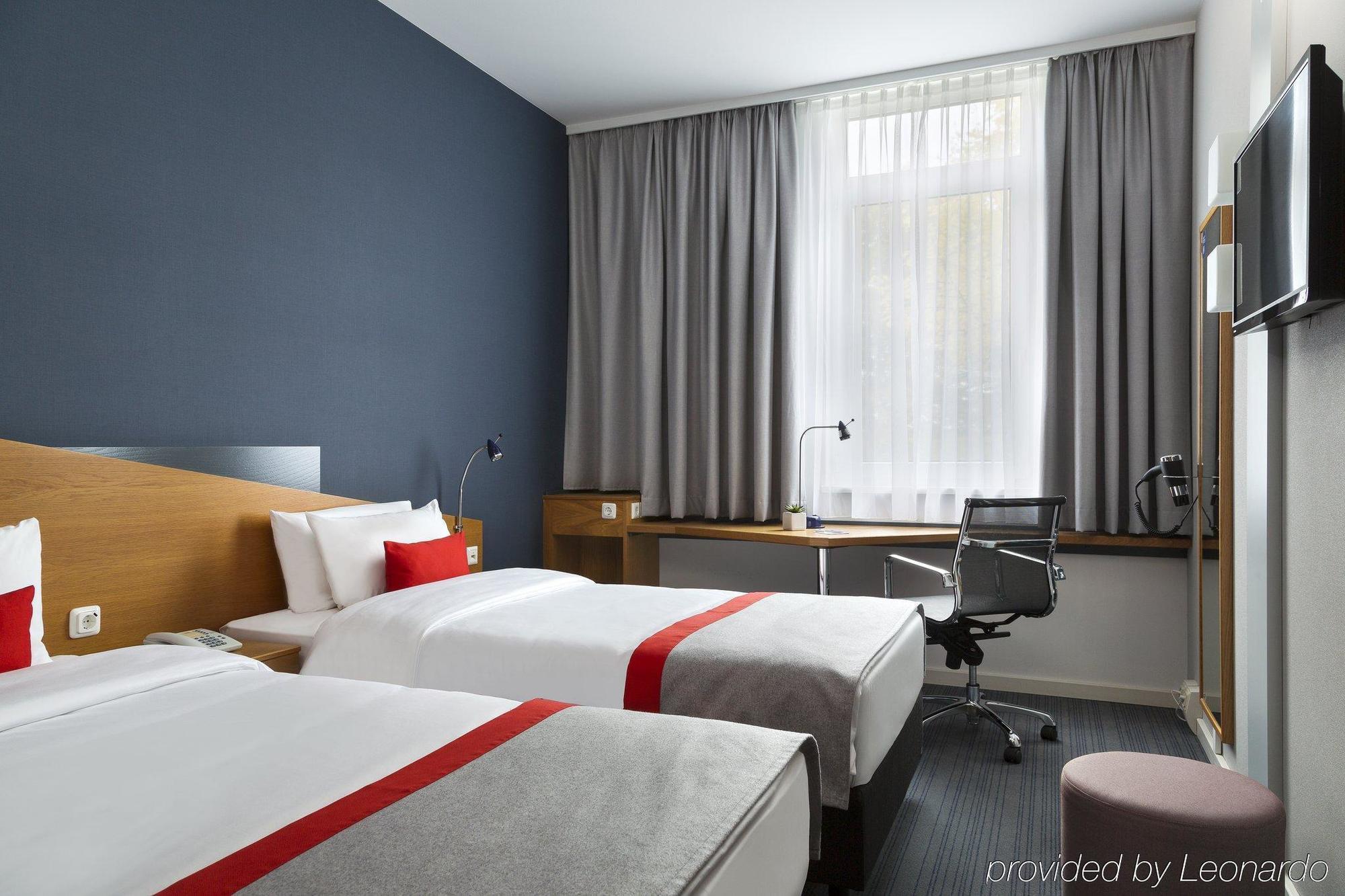 Express Muelheim By Ihg Hotel 3*