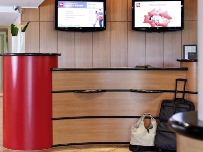Ibis Koeln Airport Colonia