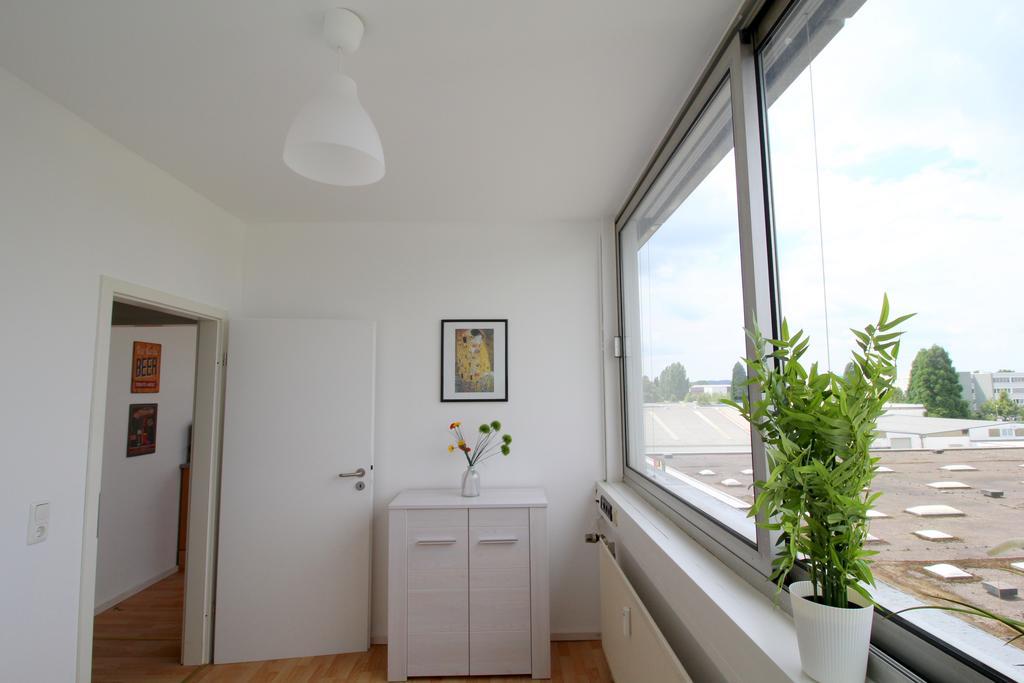 Work And Marsdorf Apartment