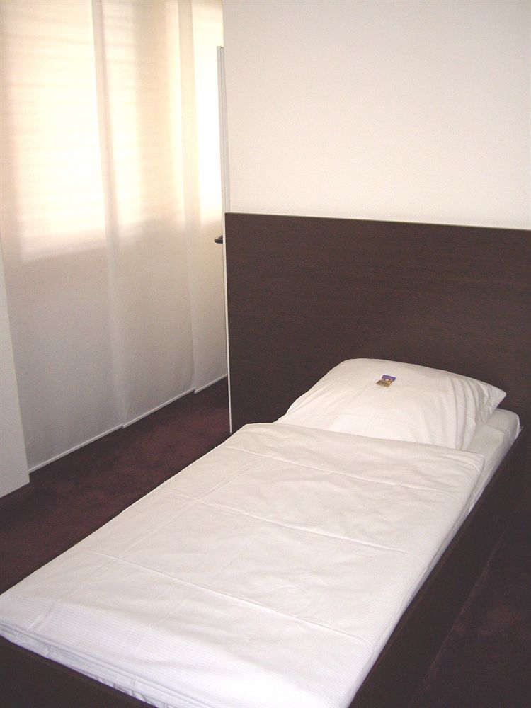 Aaa Budget Hotel 3*