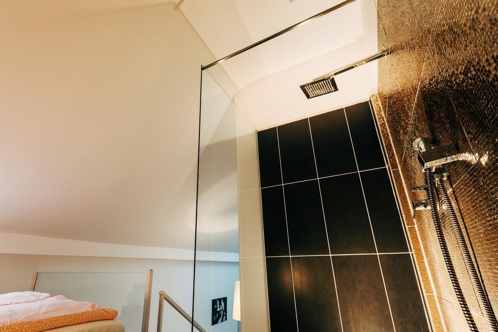 Gallery Loft Apartment *
