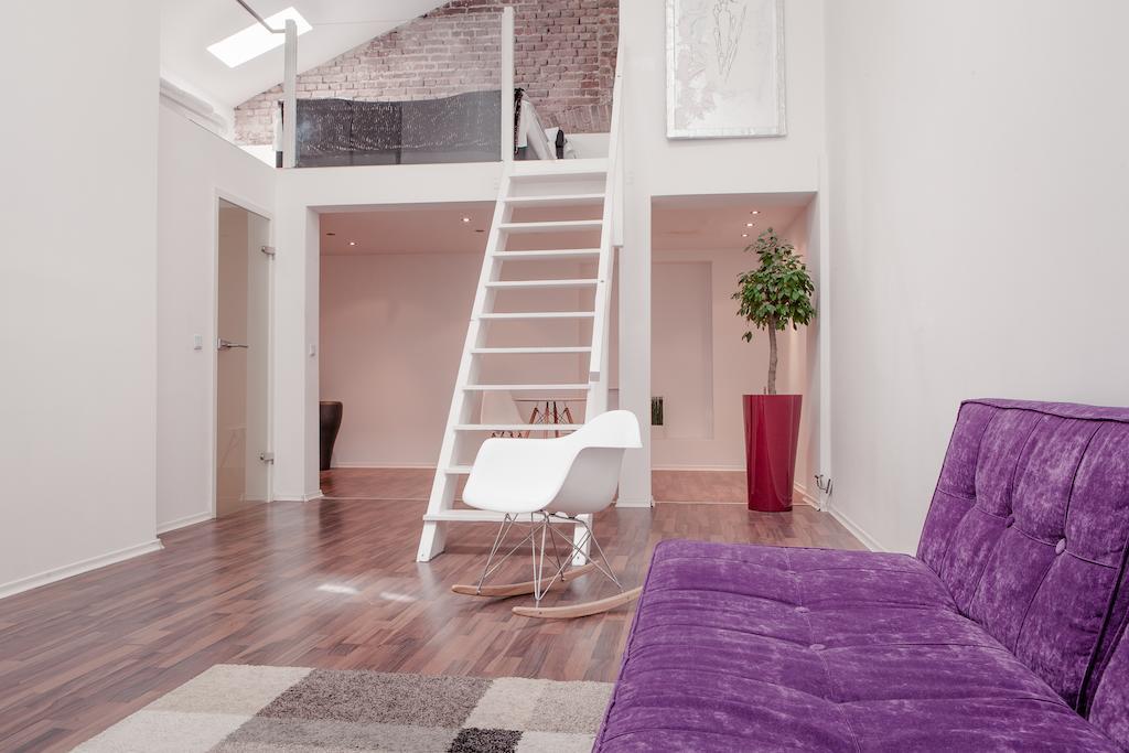 Gallery Loft Apartment *