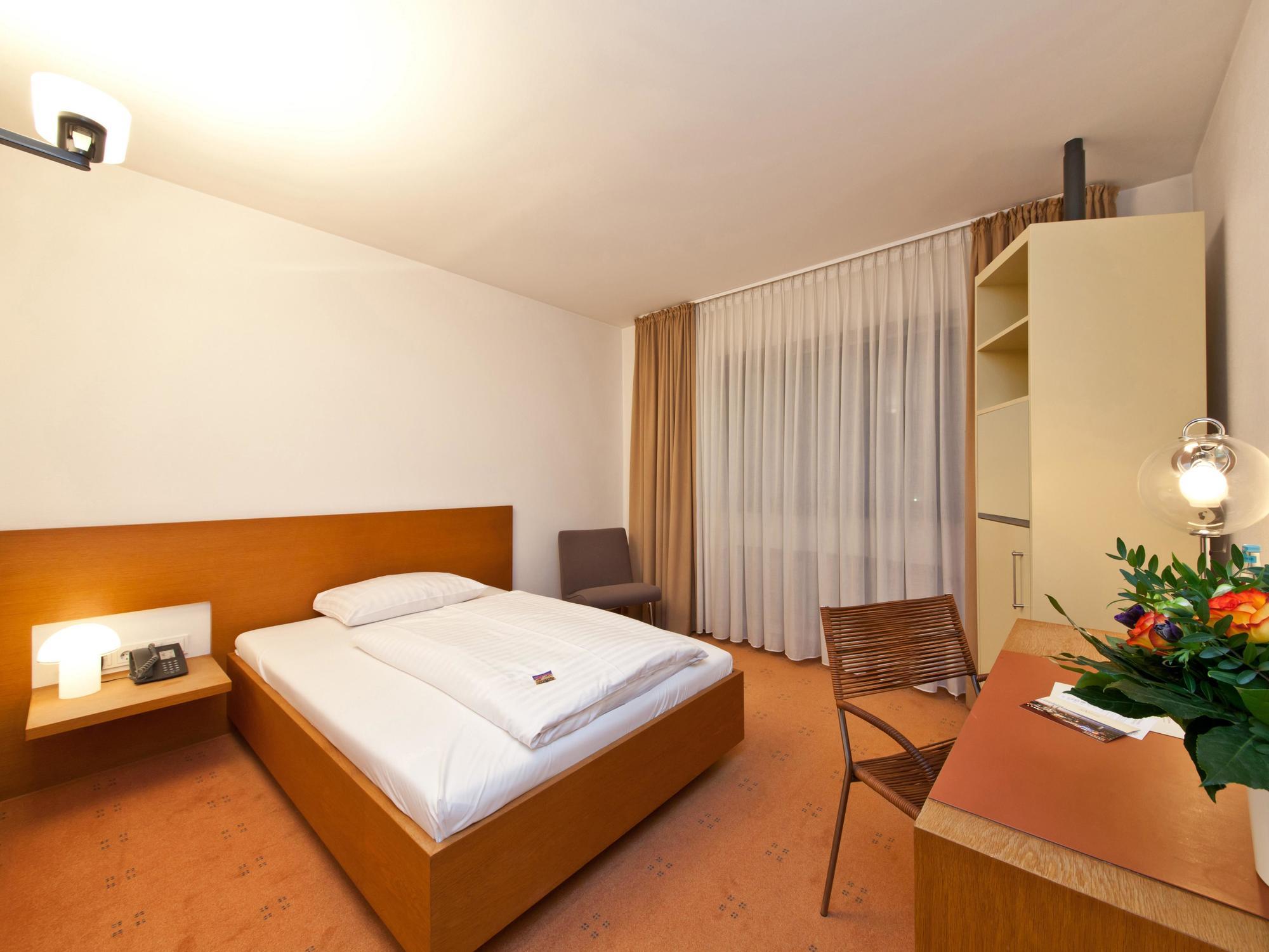 Select Silence Garden Hotel 4*