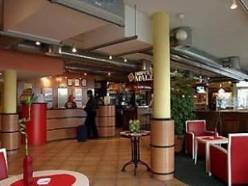 Ibis Koeln Airport Hotel