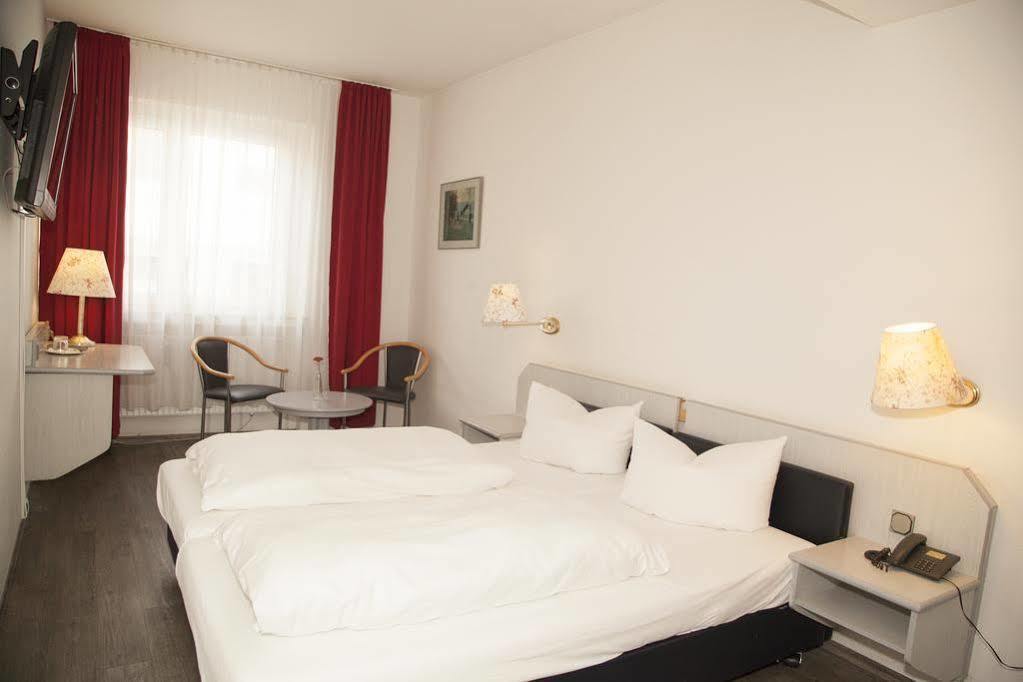 Madison Am Dom Hotel 2*