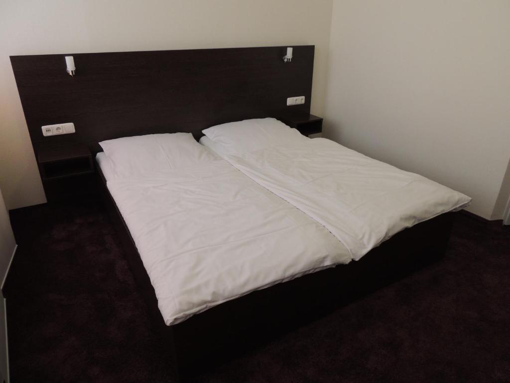 Aaa Budget Hotel Colónia