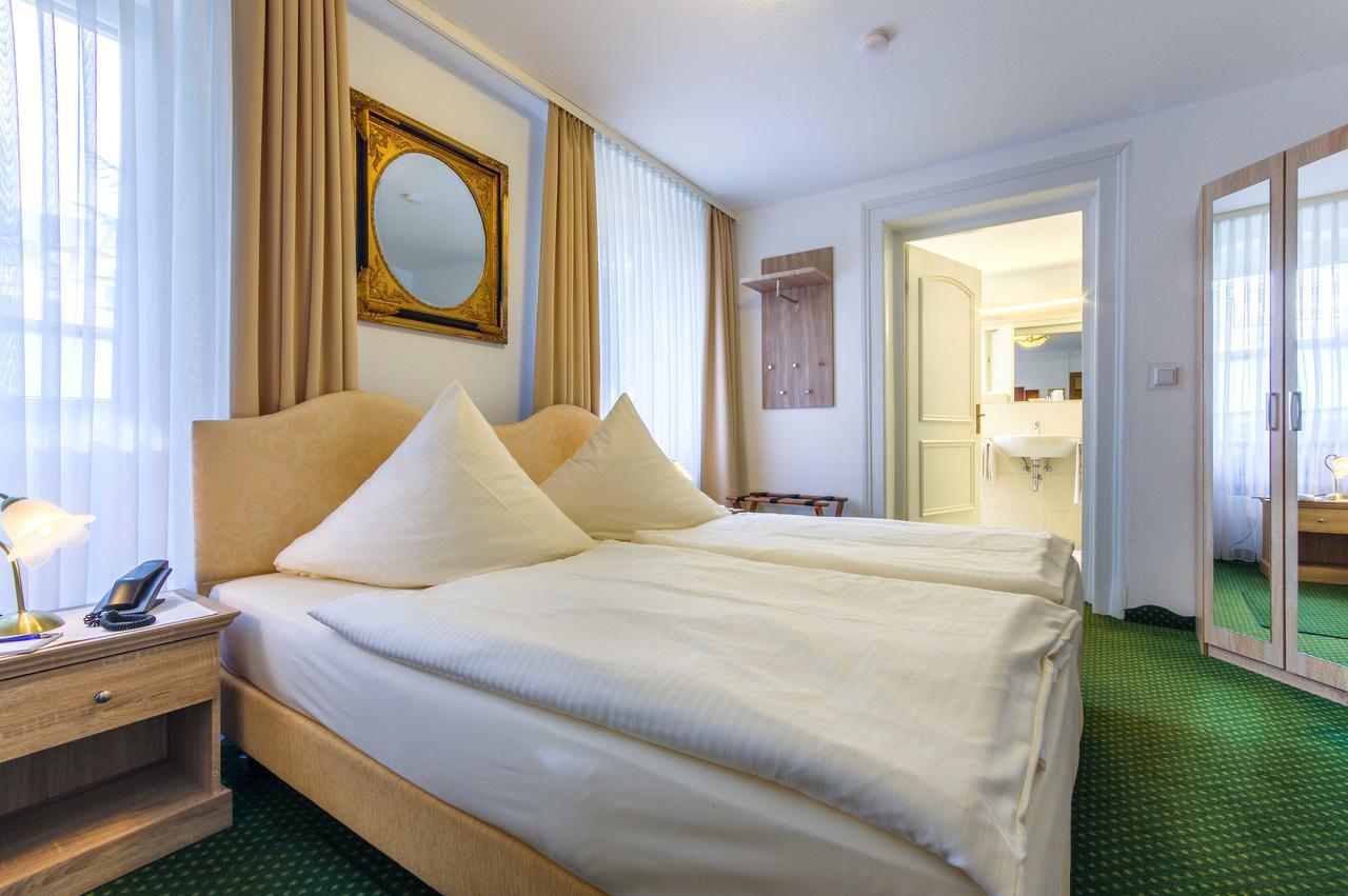 Weber Hotel 3*