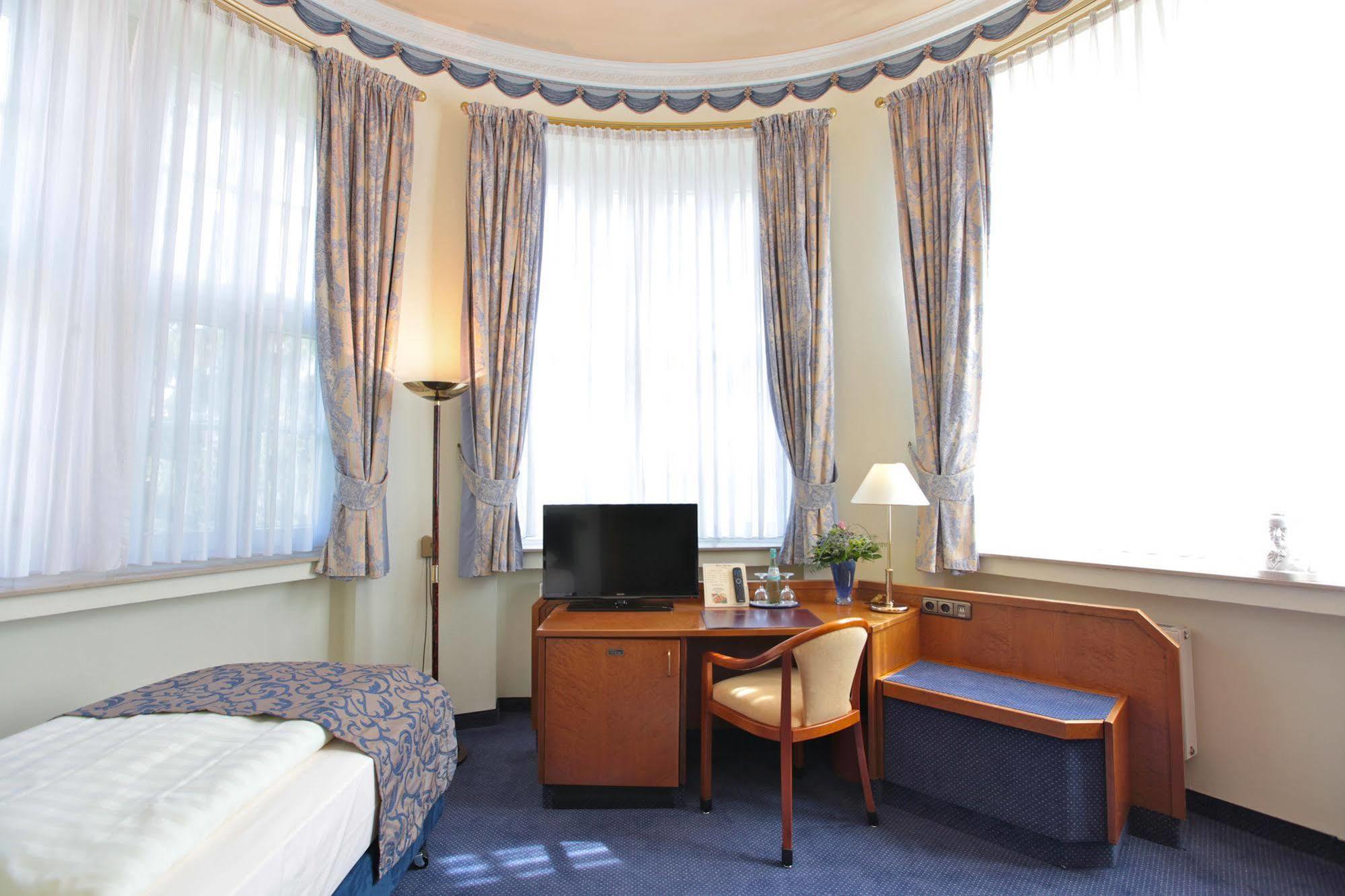 Viktoria Hotel