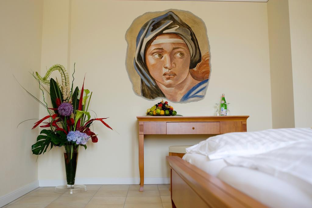 Xii Apostel Hotel Keulen