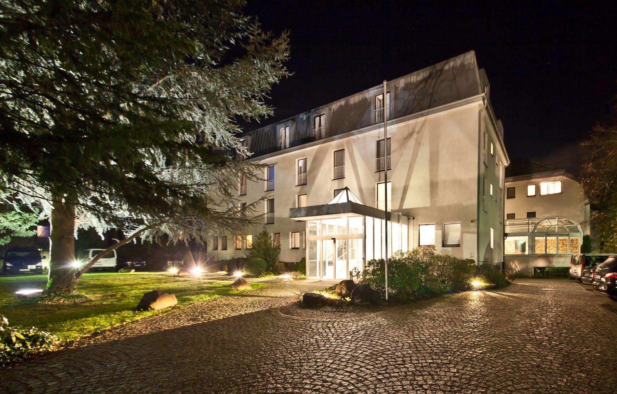 Select Silence Garden Hotel 4*