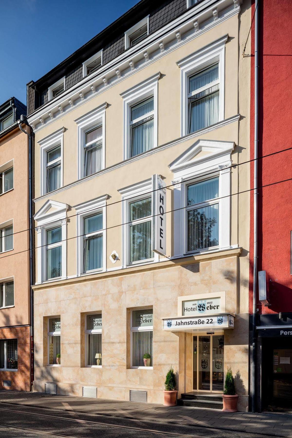 Weber Hotel