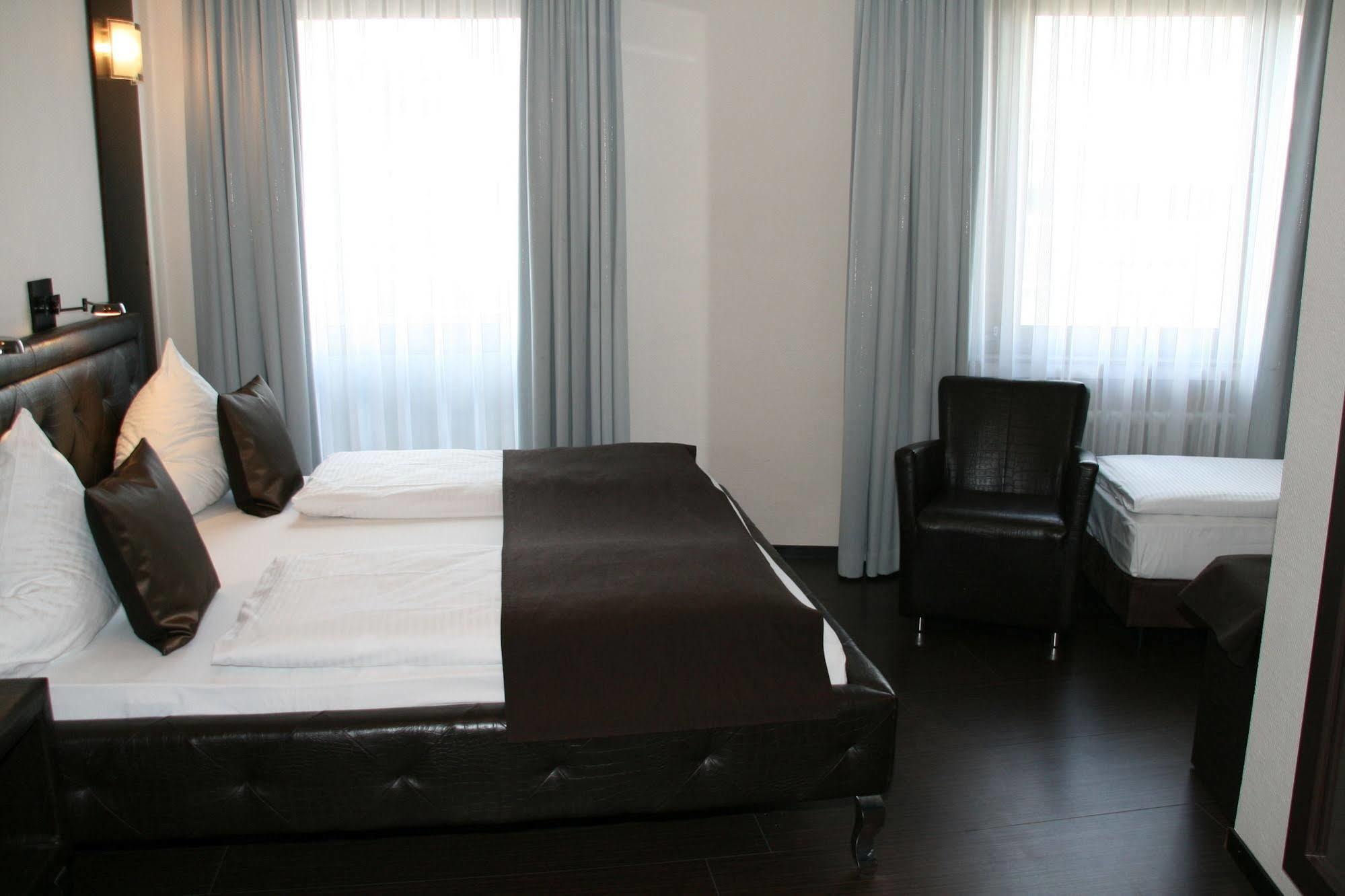 Hotel Mauritius Komfort In Der Altstadt Cologne