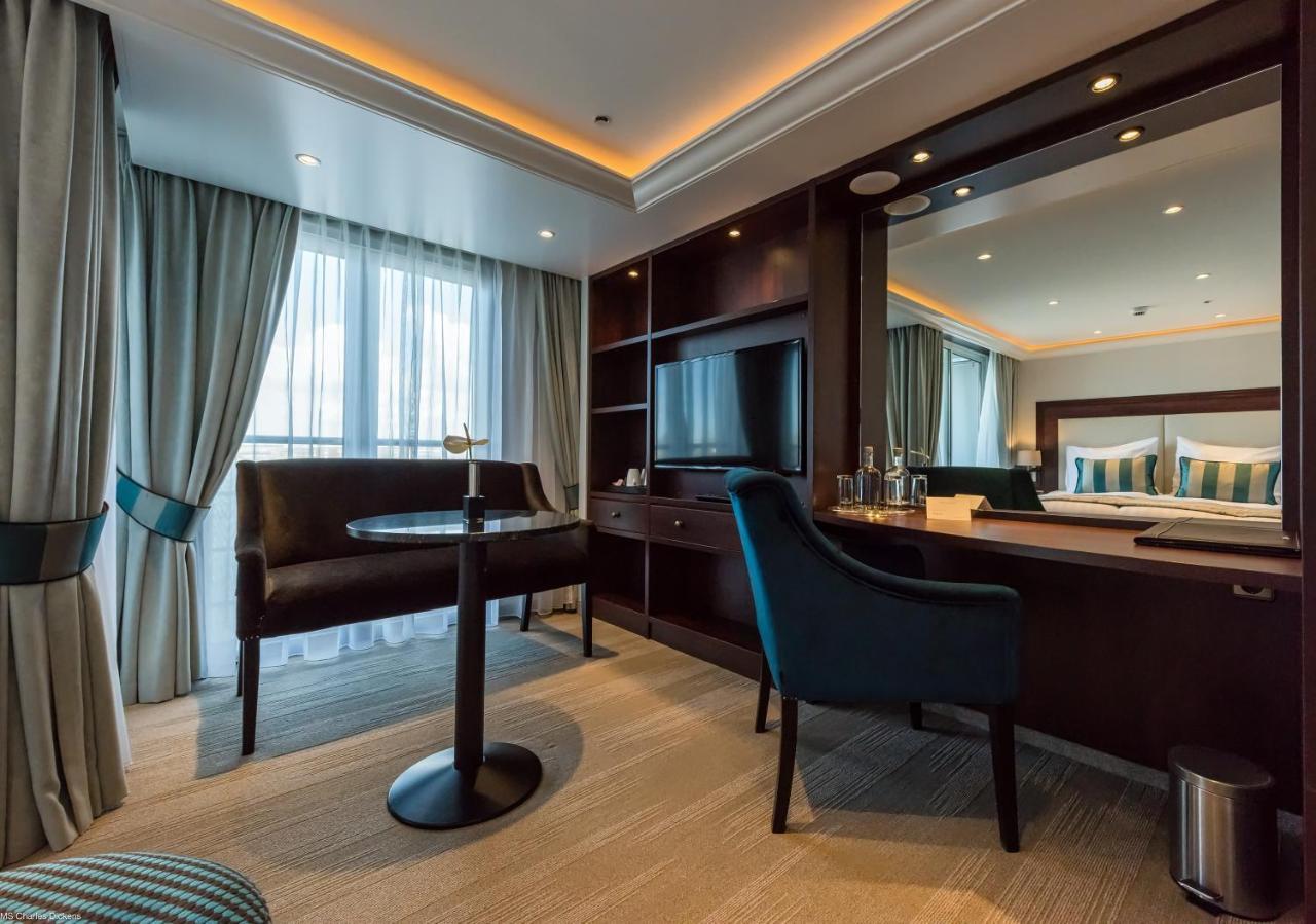 Hotelships Holland - Ms Charles Dickens 5*