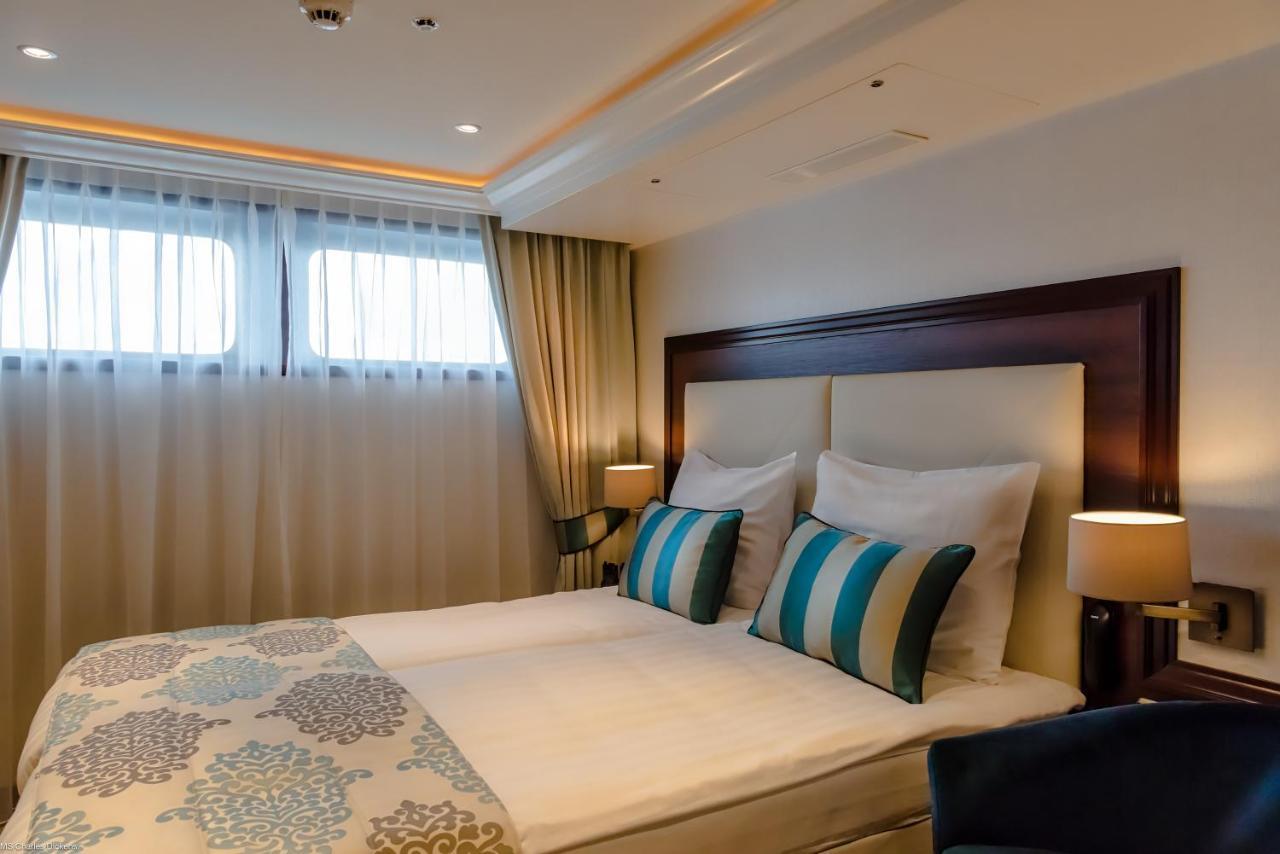 Hotelships Holland - Ms Charles Dickens Botel 5*