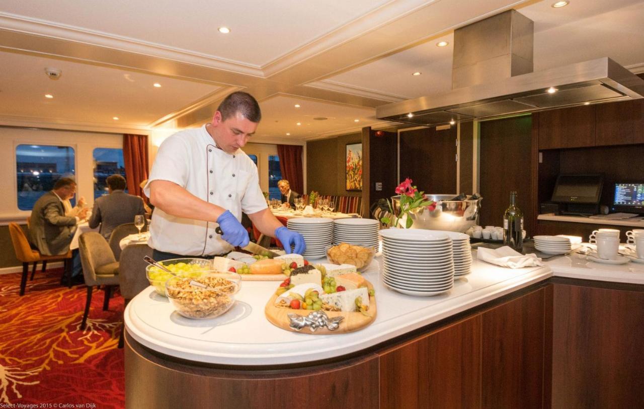 Hotelships Holland - Ms Charles Dickens 5*