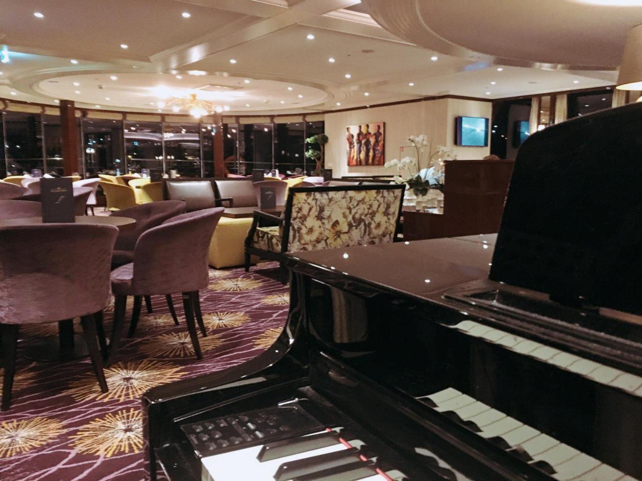 Select Ms Charles Dickens - Botel 5*
