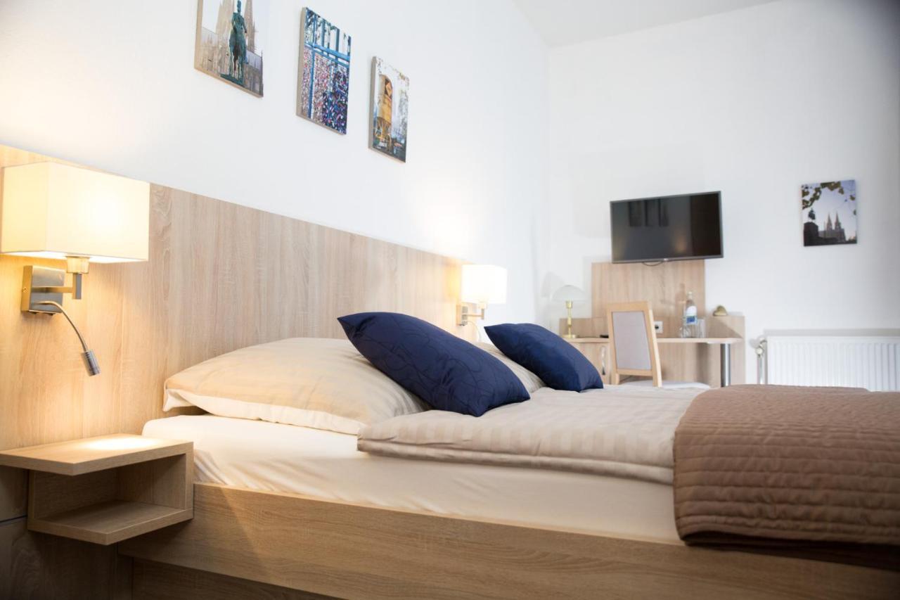 Pilar Garni 3* Keulen
