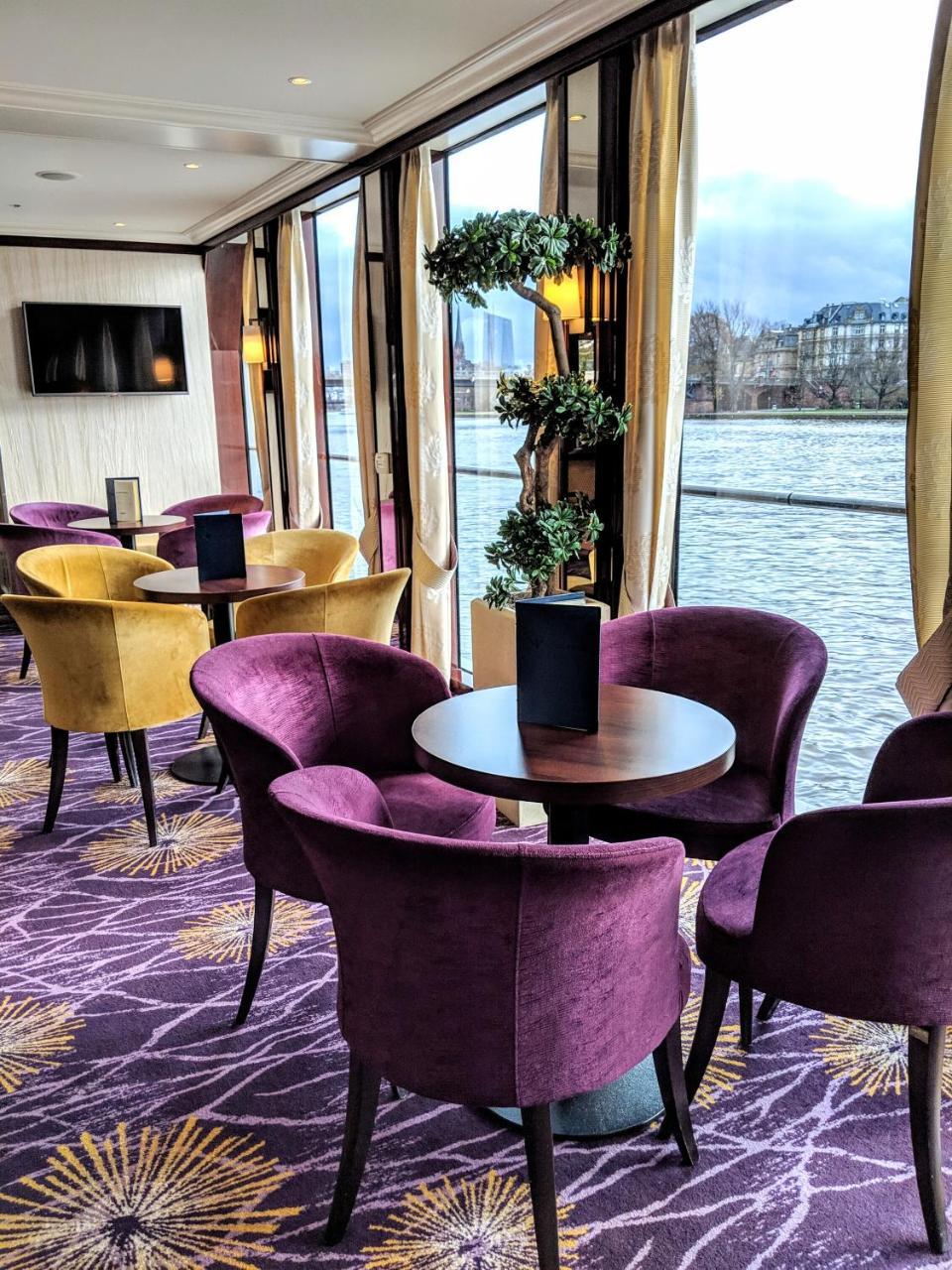 Botel Select Ms Charles Dickens -