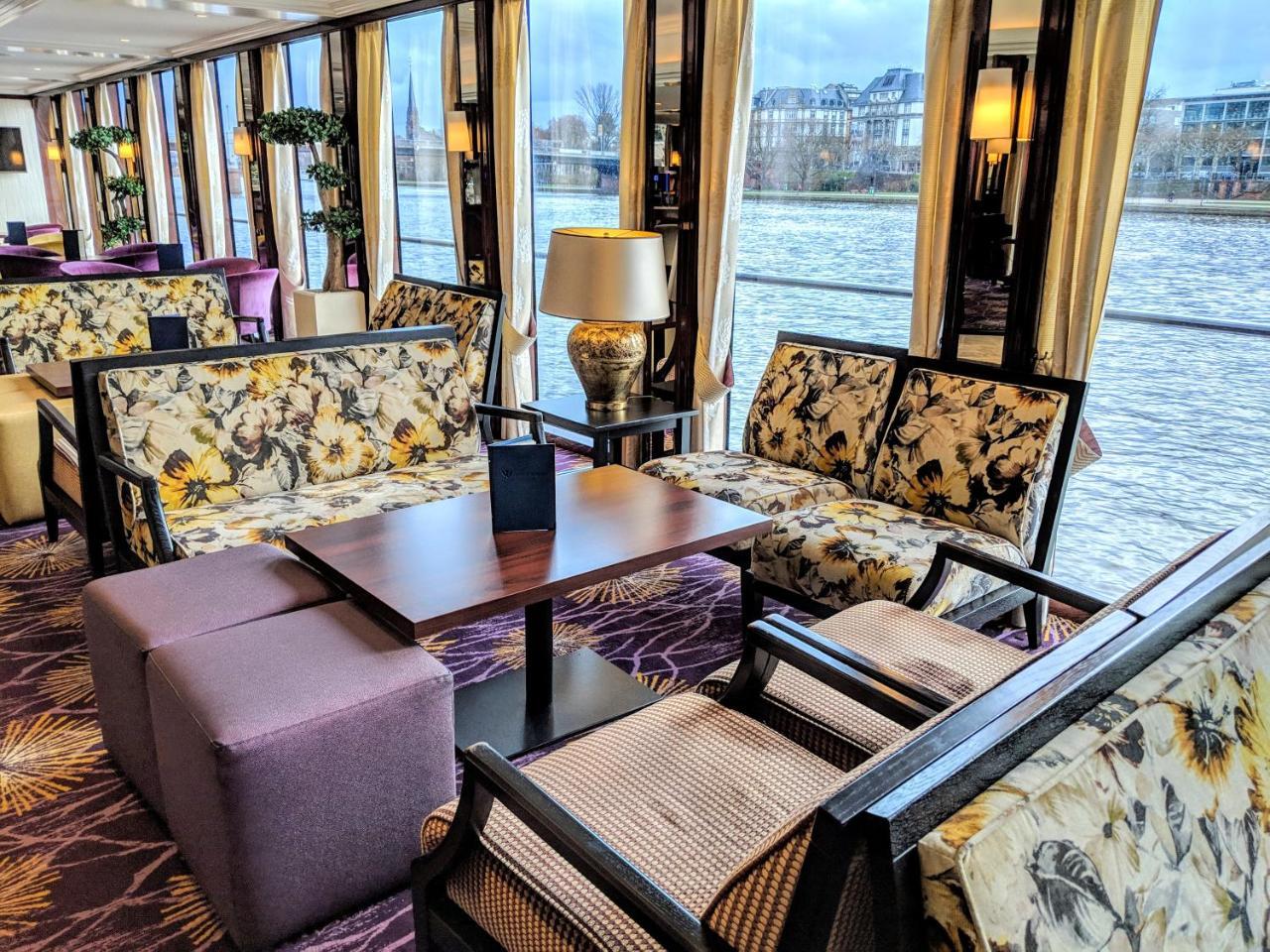 Botel Select Ms Charles Dickens - Cologne