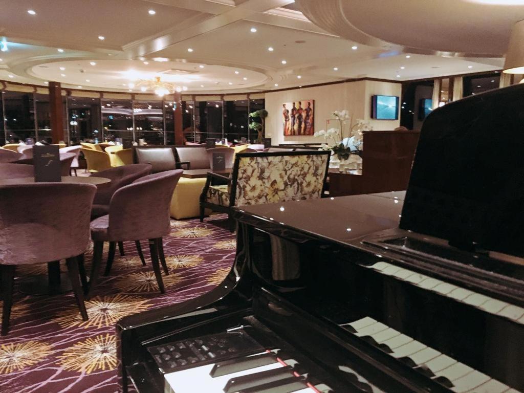 Botel Hotelships Holland - Ms Charles Dickens