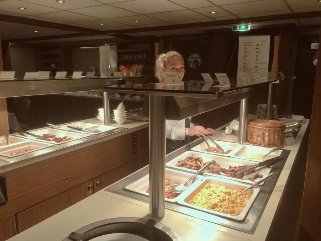 Botel Hotelships Holland - Ms Charles Dickens 5*