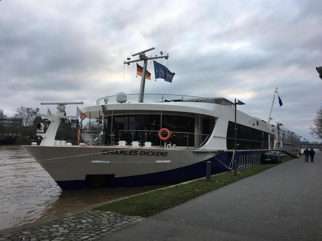 Hotelships Holland - Ms Charles Dickens Botel 5*