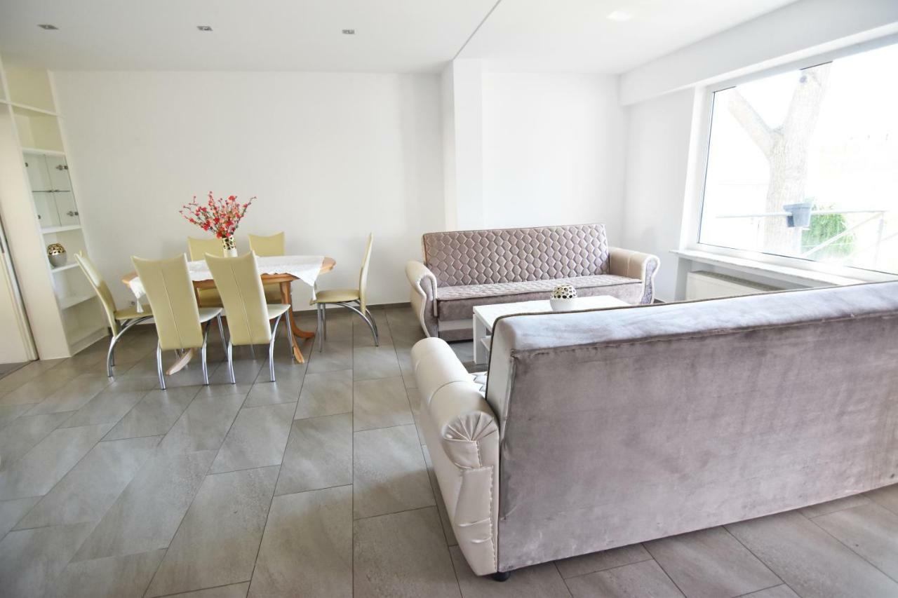 Holiday home Zeitwohnen Im Schonem Haus Mit Grosser Terrasse In Koln-rath *