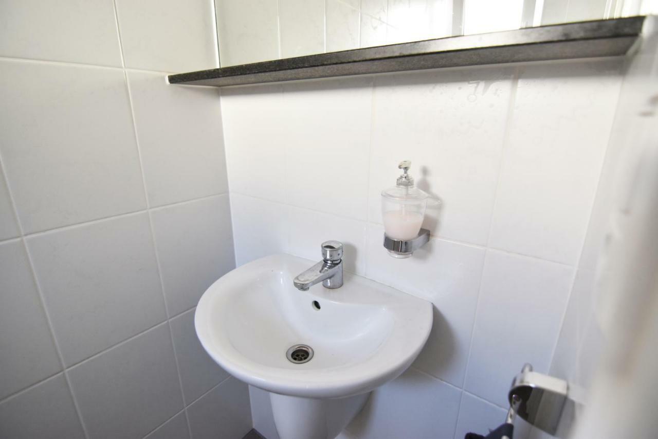 Zeitwohnen Im Schonem Haus Mit Grosser Terrasse In Koln-rath Holiday home *