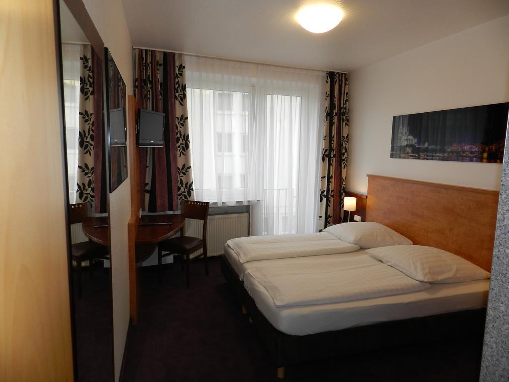 Hotel Breslauer Hof Am Dom Keulen