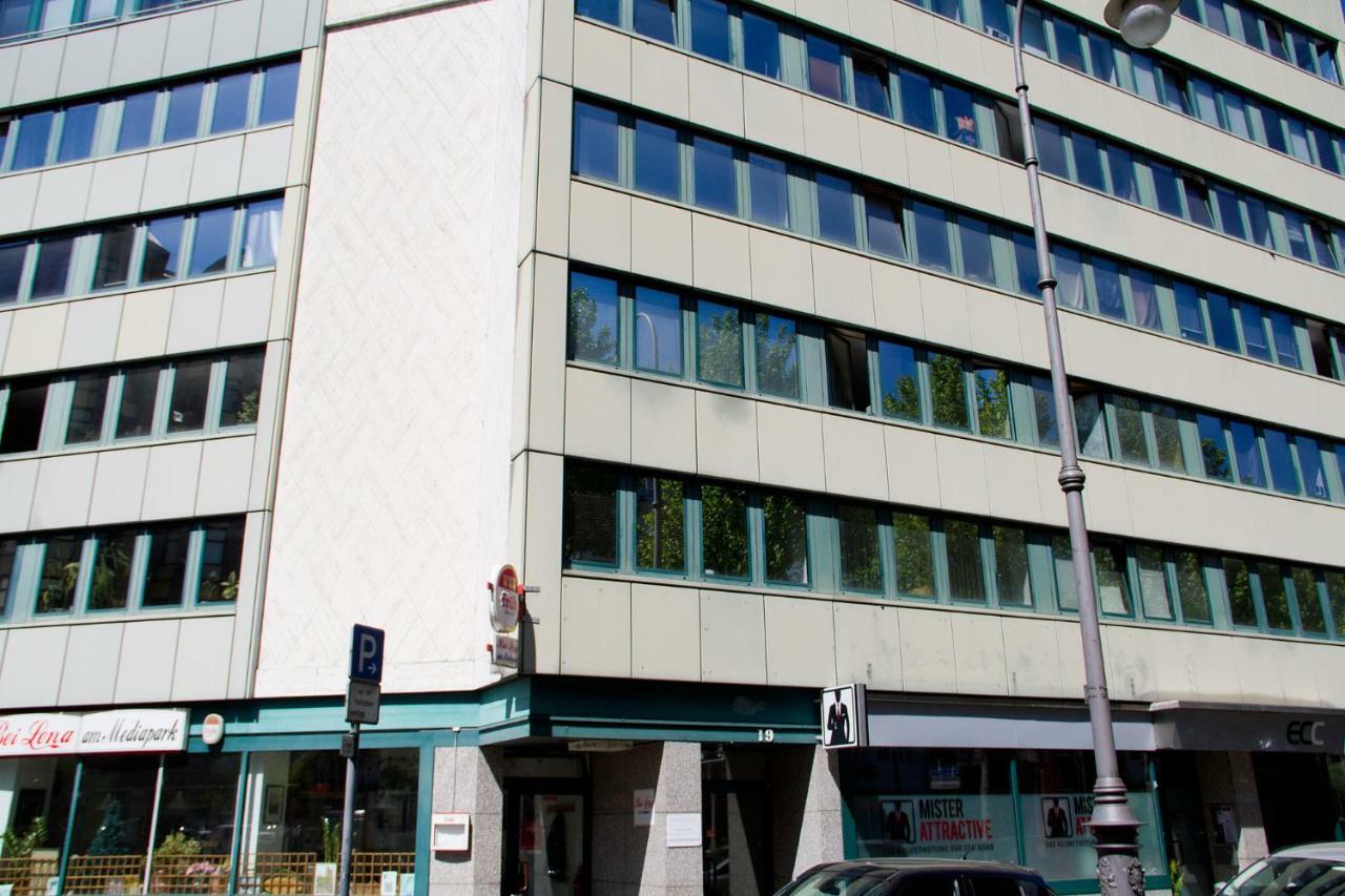 *** Comfortable 30m2 Studio Hansaring 19 *** Mediapark / Messe / Dom Appartement *