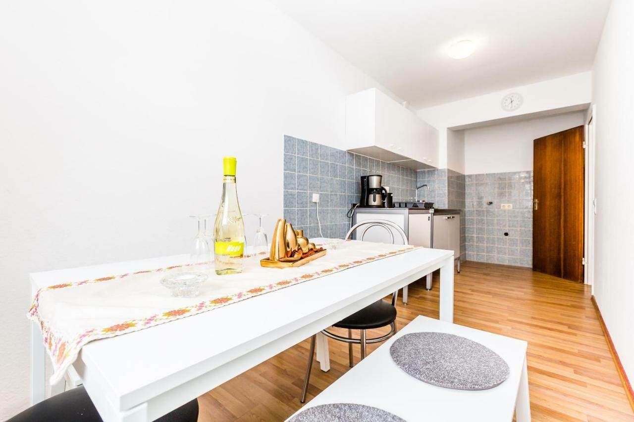 Apartament Workers Am Wiener Platz *