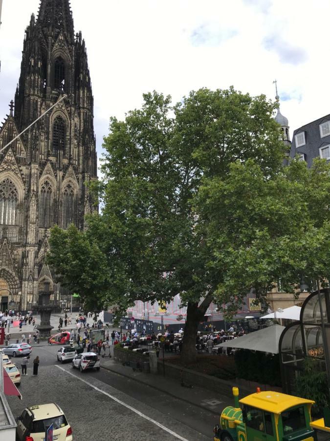 Am Dom *