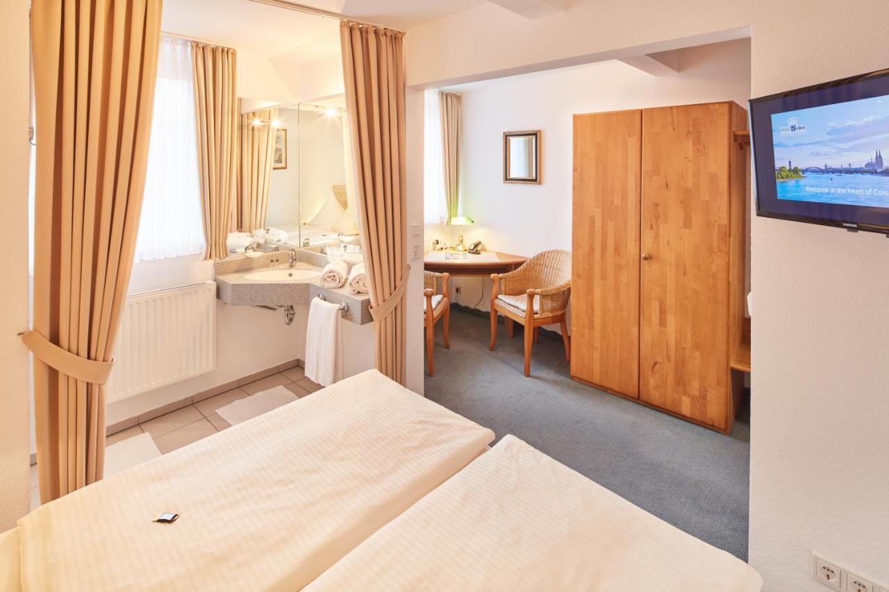 Weber Hotel 3*